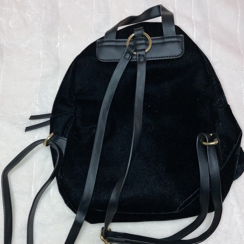 Mini velvet like backpack - Picture 4 of 4